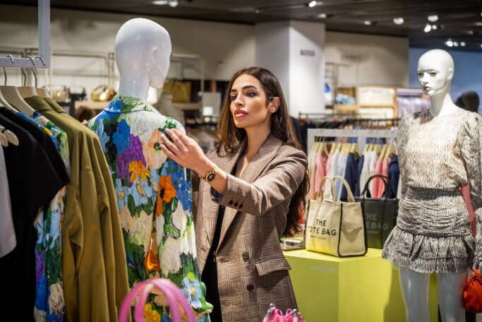 Shop-in-shop ambassador pour notre corner SKIMS, 1. portrait