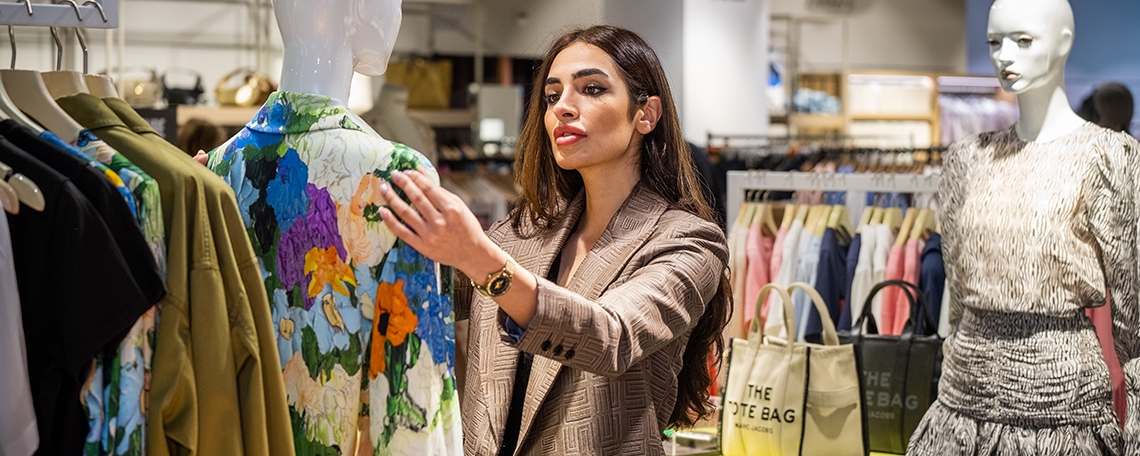 Adjoint/e du Floor Manager pour notre rayon Accessoires à 100%, 1. portrait