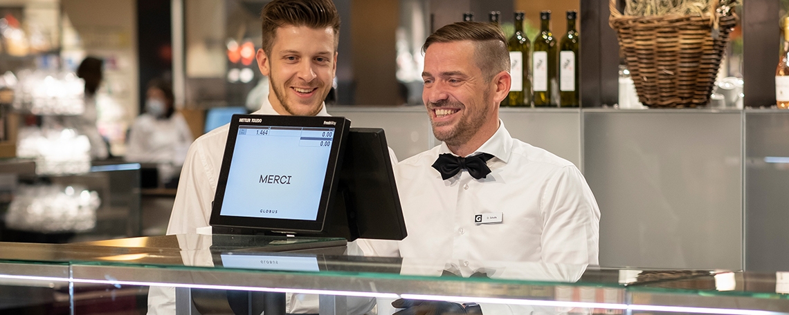 Hôte/sse de caisse pour notre épicerie fine delicatessa*** à 80%, 1. portrait